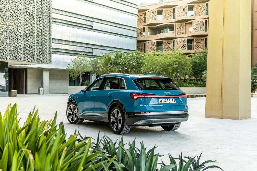  Audi e-tron 55 Quattro 2019 года  (WW) (фото 291 из 452)